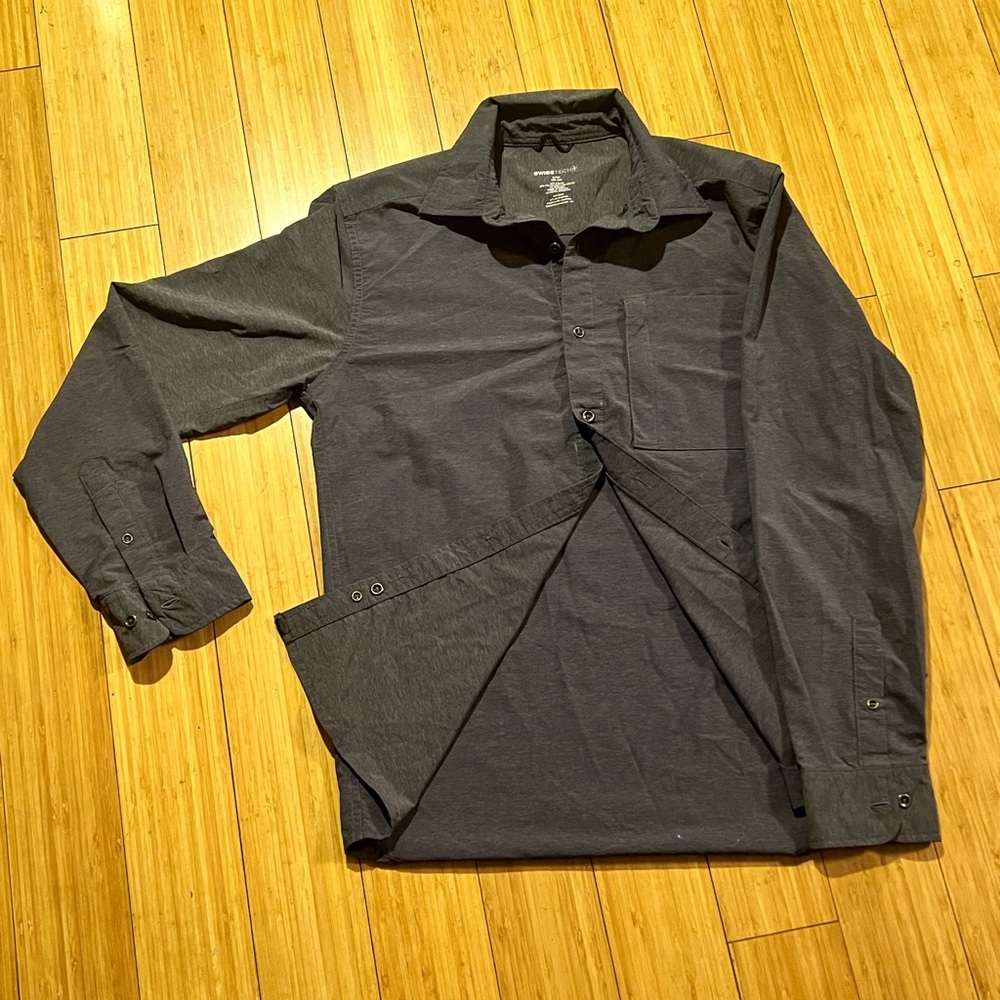 Swiss Tech Button Up ~ Men’s Small